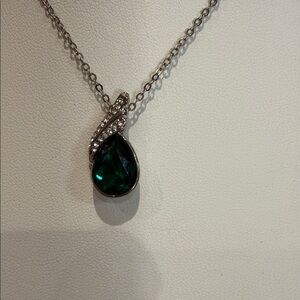 Silver Teardrop Green Crystal Pendant Necklace w Rhinestones